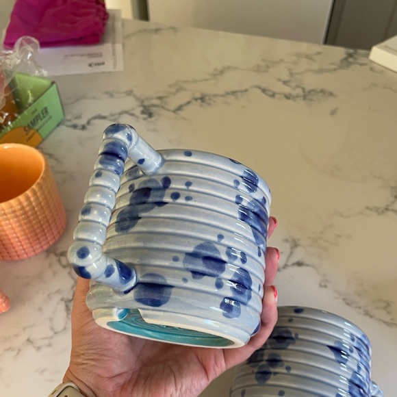 People vía plants Gozarian Mug with Horizontal Texture in Cobalt Splotch - Picture 5 of 9